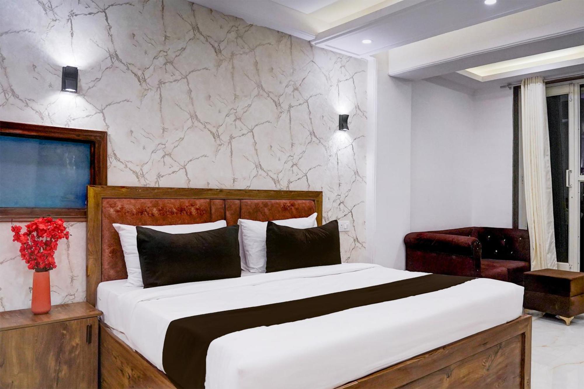Townhouse Hotel Grand Emporio By Sbg Near Vaishali Metro Station Ghaziabad Exterior foto
